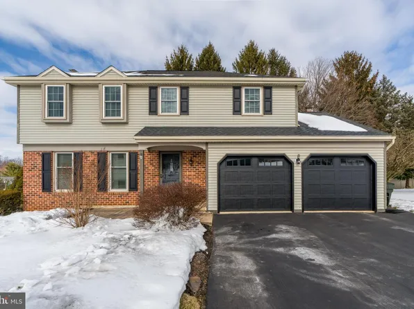39 Eastbrooke Dr, Ephrata, PA 17522