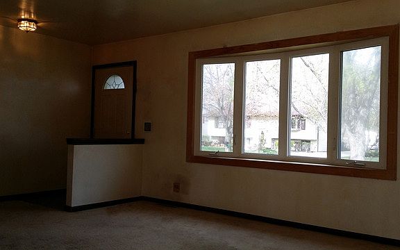 2nd image of 401 Greenview Dr