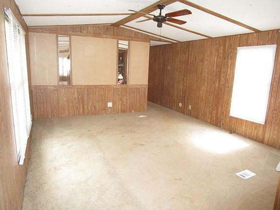 5th image of 235 Valley View St