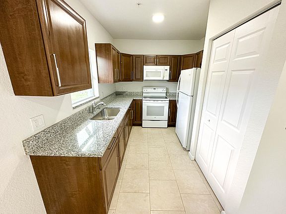 3rd image of 1205 W 28th St #C