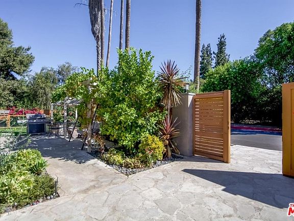 3rd image of 4559 Matilija Ave