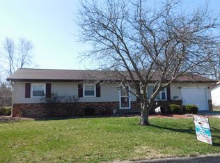 1813 Sterchi Dr, Olney, IL 62450