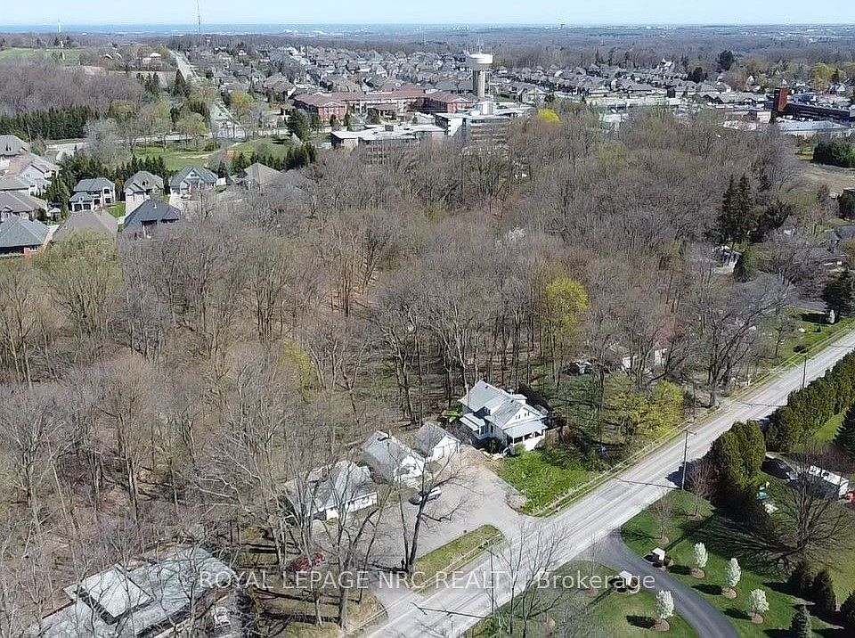 2nd image of 201 Canboro Rd #2