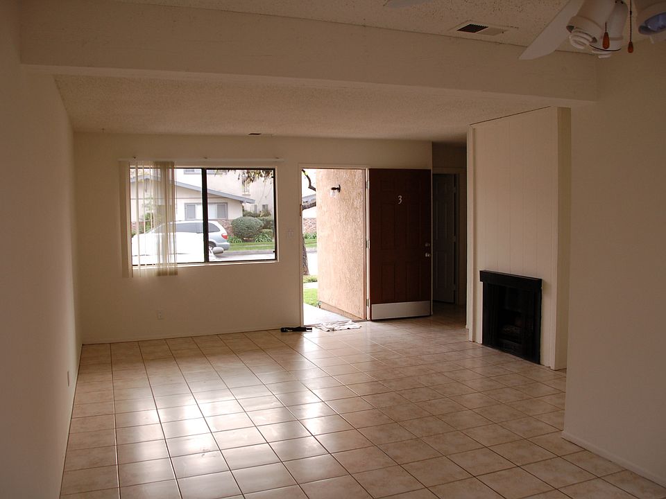 2nd image of 1404 Huntington St