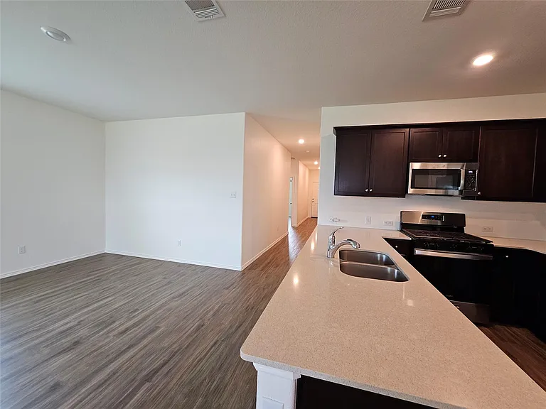 228 Gabriels Bluff Dr — Photo 1