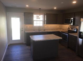 45 Bridgewater Ln, Highland, IL