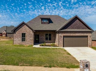 17404 Crooked Oak Dr, North Little Rock, AR 72120