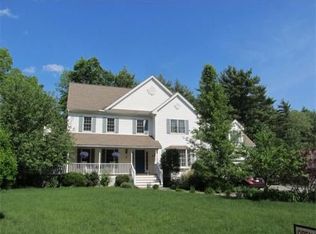 15 Allens Trl, Groton, MA 01450