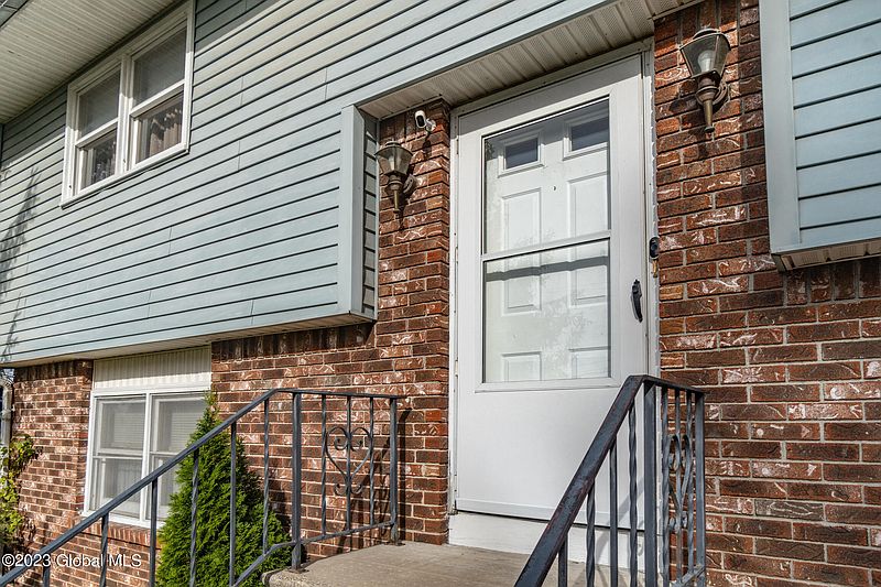 2nd image of 10 Magee Drive