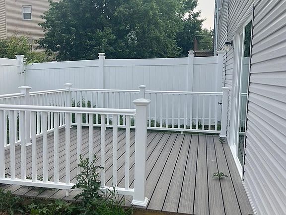4th image of 13384 Philmont Ave
