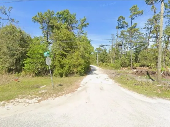 211 Ward Ave, Crescent City, FL 32112