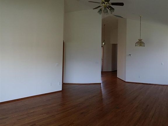 5th image of 1707 E Lambert Ln