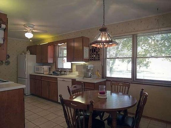 5th image of 2601 Losey Blvd S