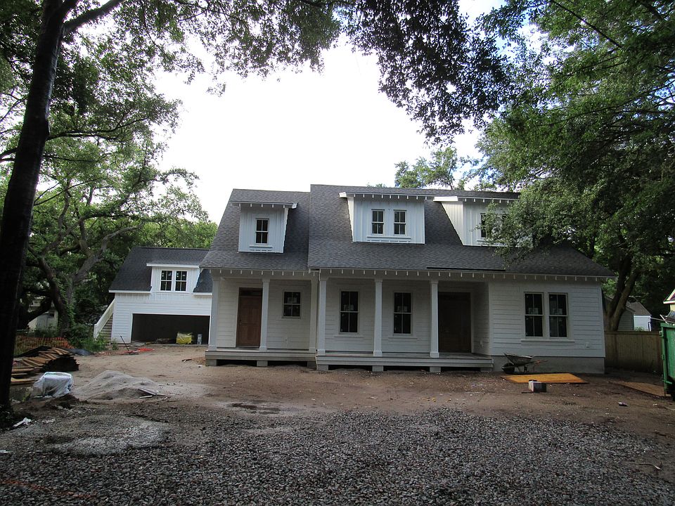 1st image of 2181 Parkway Dr