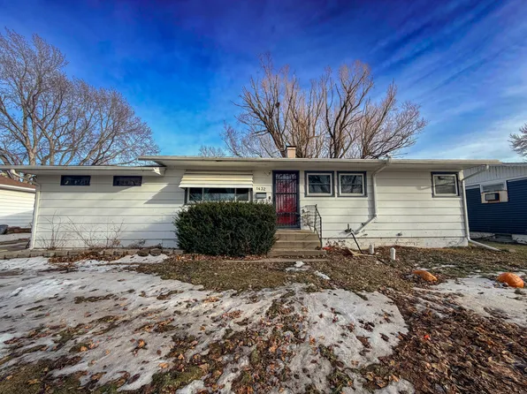 1432 Iowa Ave SE, Huron, SD 57350
