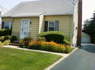 144 Merle Ave, Oceanside, NY 11572