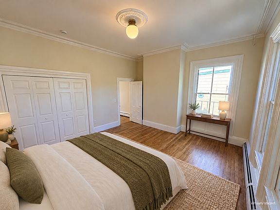5th image of 25 Parade St APT 3