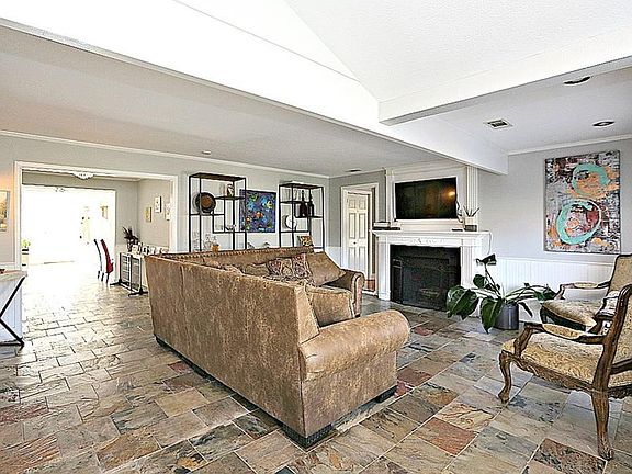 4th image of 8314 Barbaree Blvd