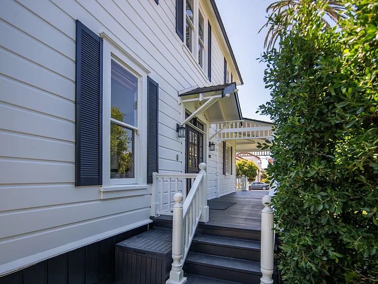 1021 E Ave — Photo 7