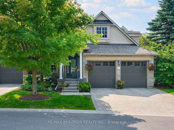 7 Wilton Trl, Aurora, ON L4G 7S9