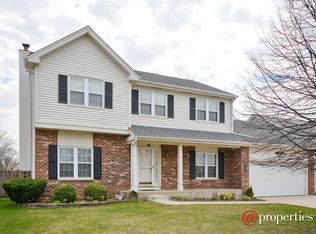 462 Burke Dr, Carol Stream, IL 60188