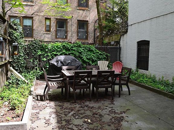 3rd image of 159 W 76th St APT 1B