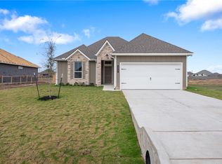 377 Harvest Lake Dr, Snook, TX 77878