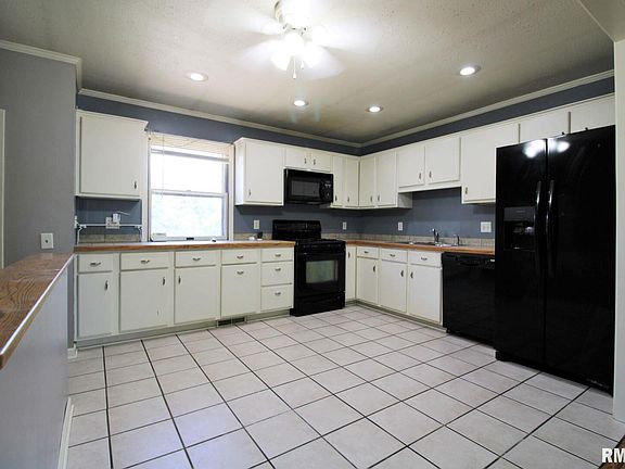 3rd image of 3204 W 43rd St