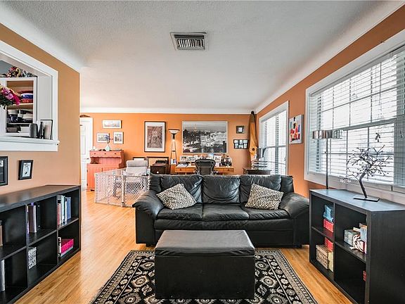 4th image of 894 50th Ave N