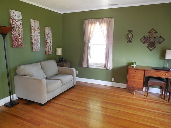 4th image of 218 E Kenilworth Ave