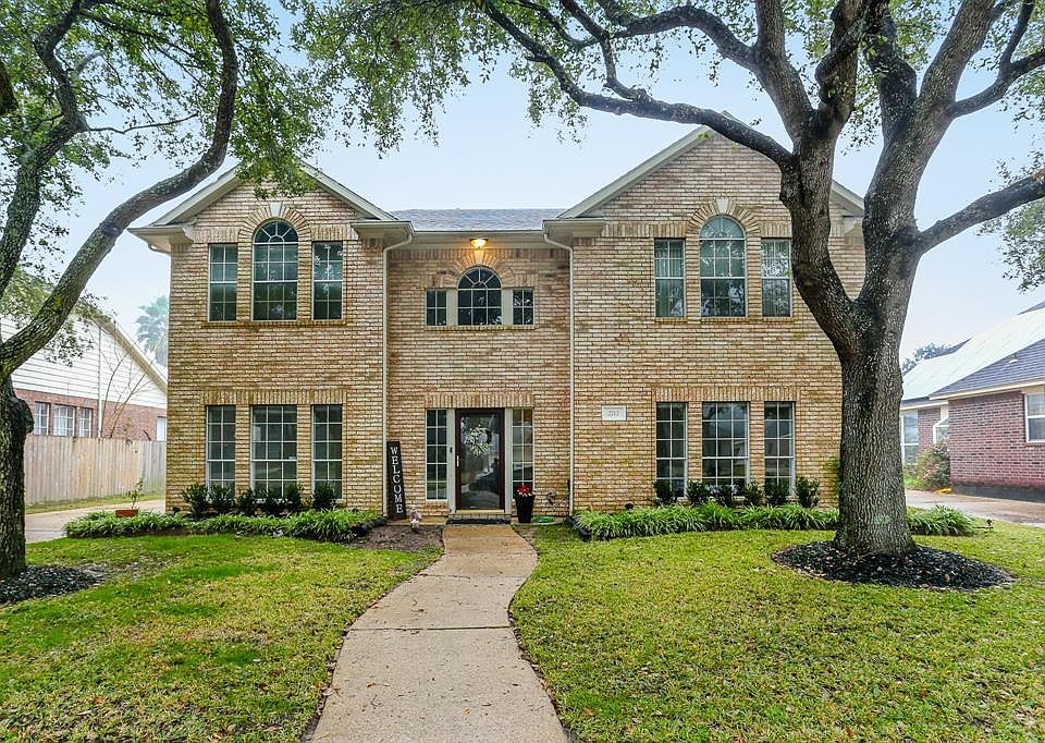 1st image of 2712 W Oaks Blvd