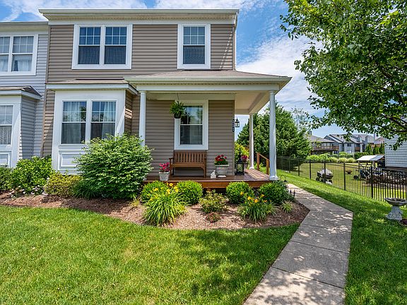 2nd image of 351 Creekside Commons Ct