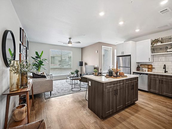5th image of 4607 Xenia St #4-207