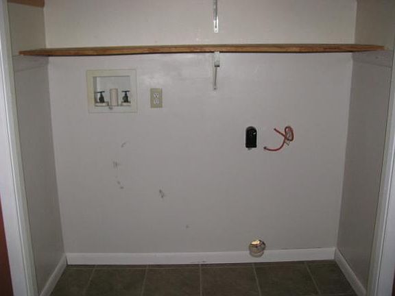 4th image of 2929 Pridemore St