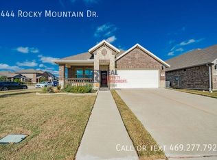 2444 Rocky Mountain Dr, Royse City, TX 75189