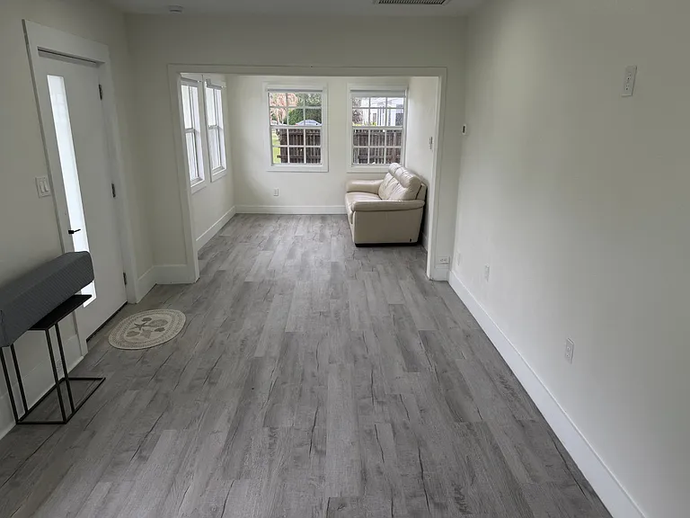 537 Sunset Blvd — Photo 32