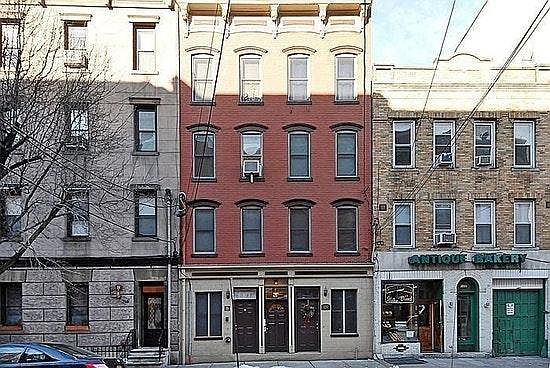 1st image of 120 Willow Ave APT 3