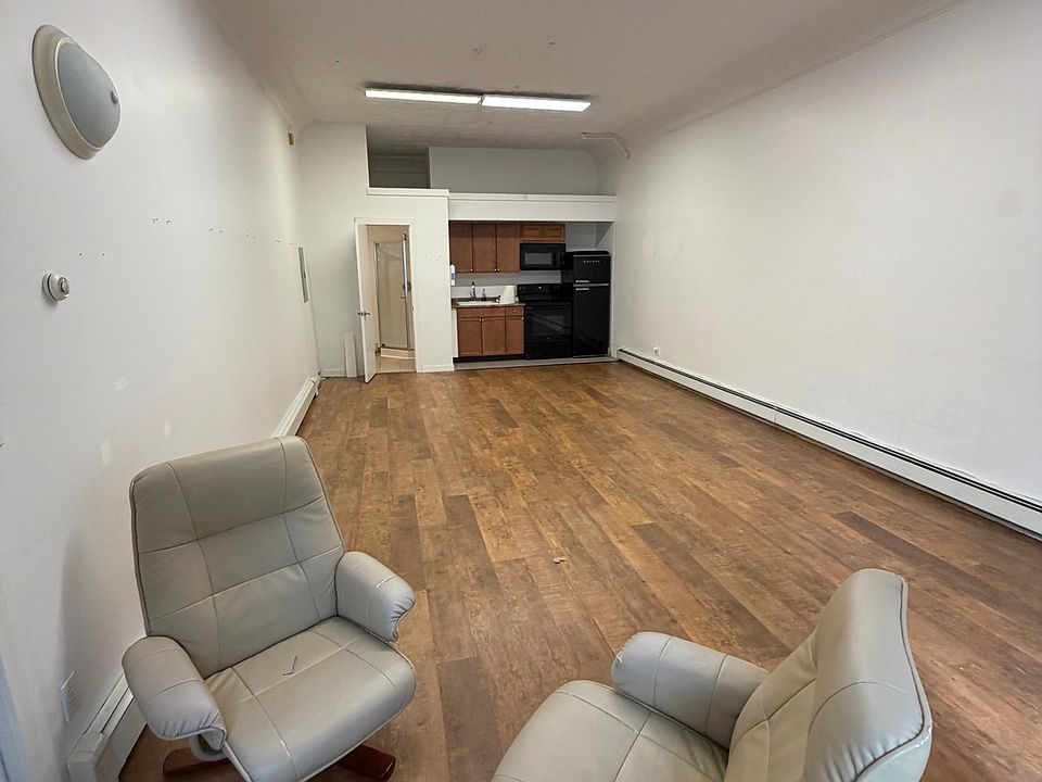 2nd image of 483 Warburton Ave #1N