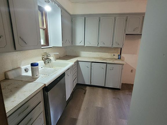 2nd image of 1009 W Mulberry Ave