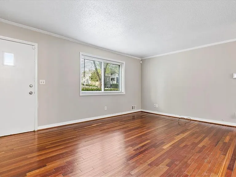 2412 Peachwood Cir NE #3 — Photo 7