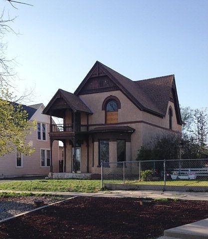 1st image of 1203 E 9th St