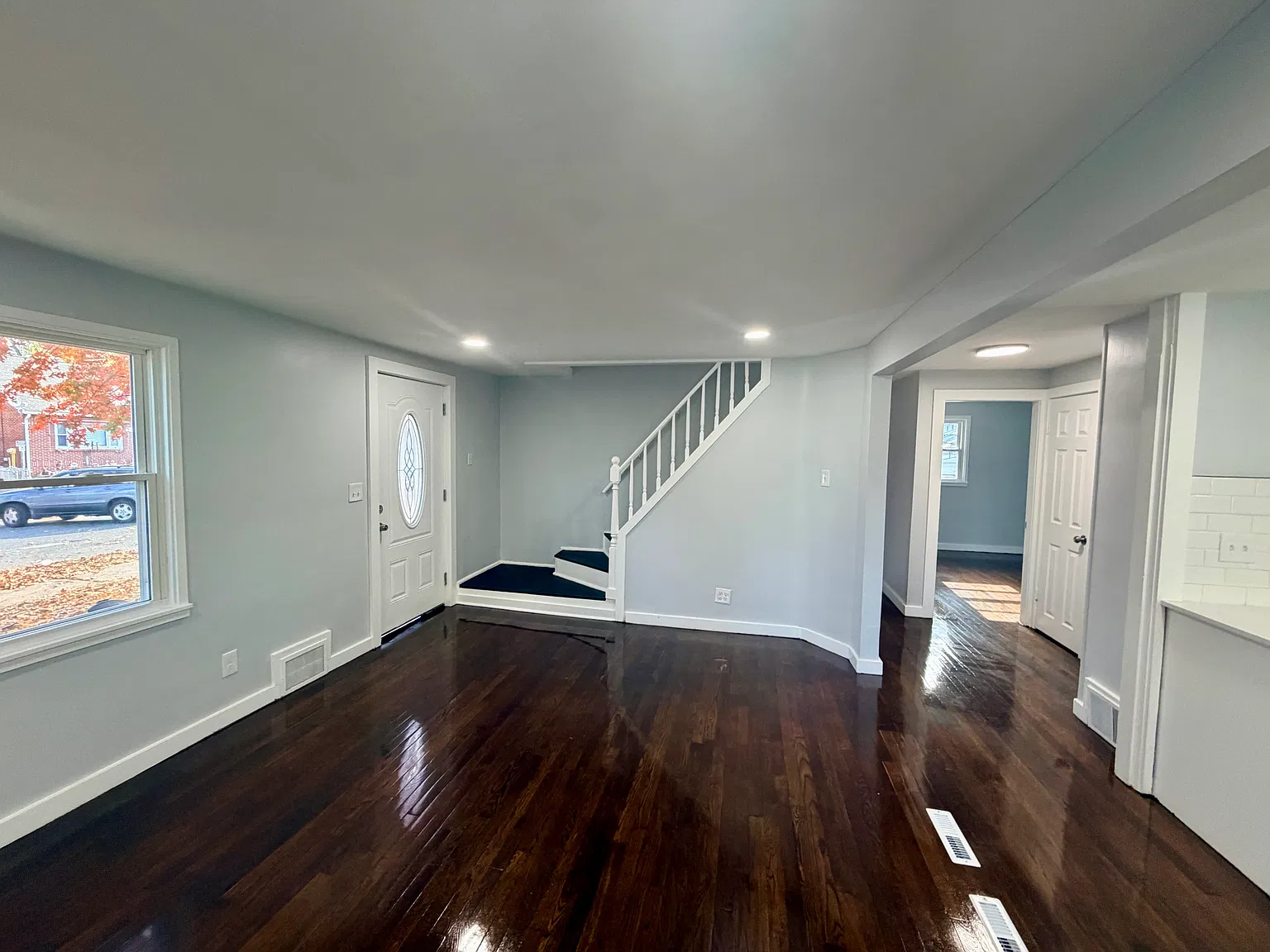 4 bed, 1008 sqft, $2,600 — Photo 3
