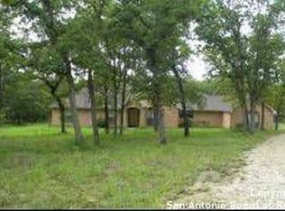 123 Montesito Ln, Floresville, TX 78114