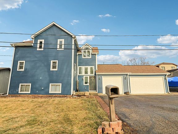 3rd image of 912 River Terrace Dr