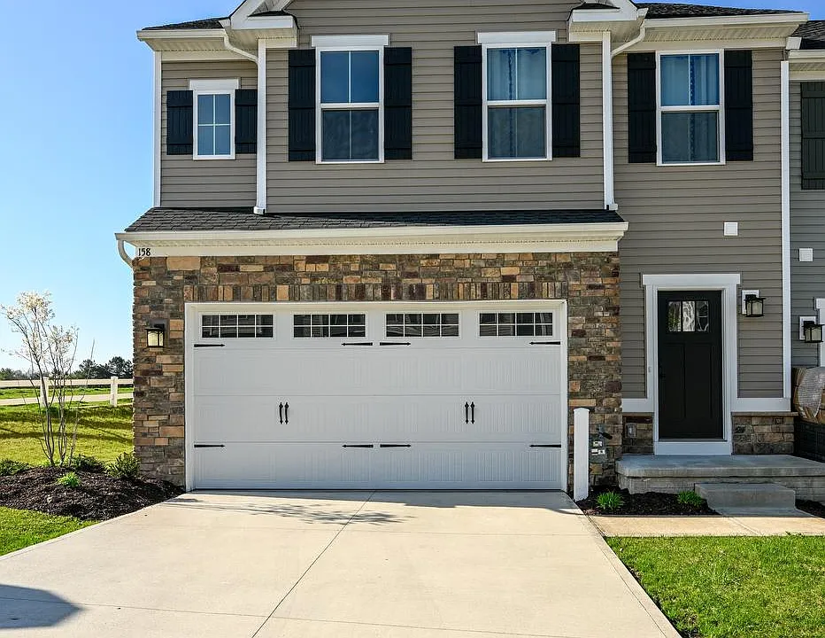 158 Topsail Dr