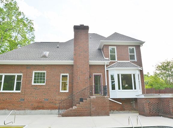 5th image of 315 Emerson Dr