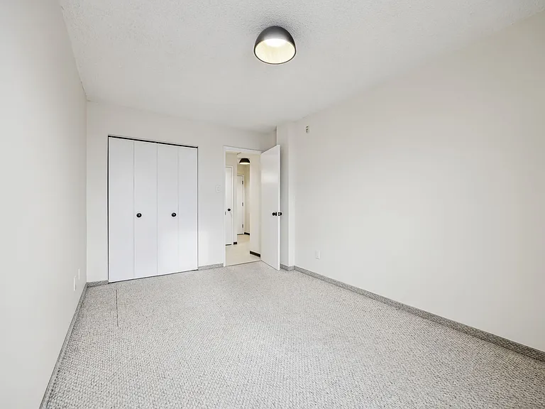 510 58th Ave SW #302 — Photo 10