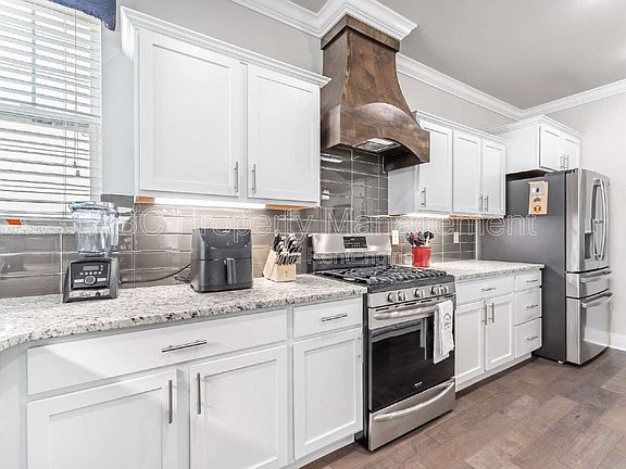 2nd image of 5217 S 65th Pl