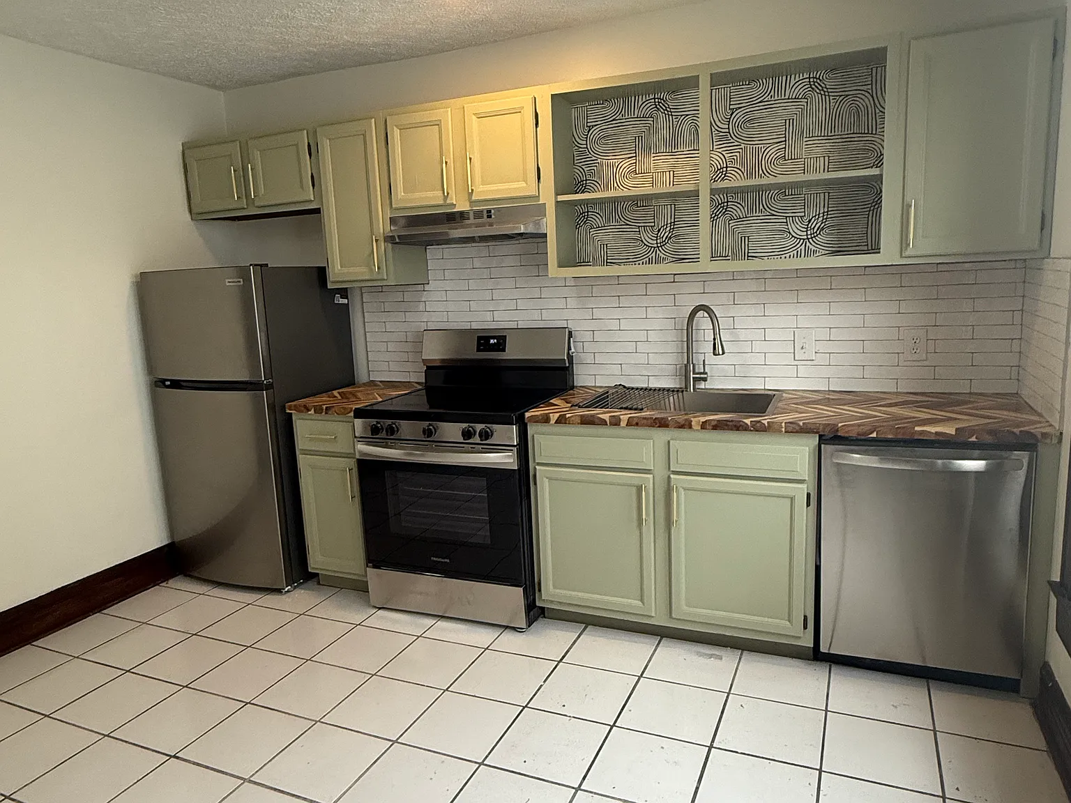 2 bed, 900 sqft, $1,550 — Photo 2