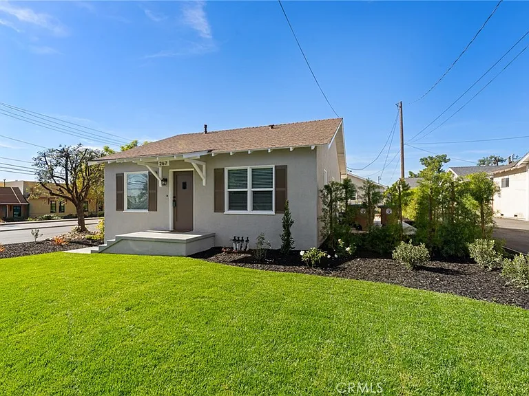 267 Olive St — Photo 2